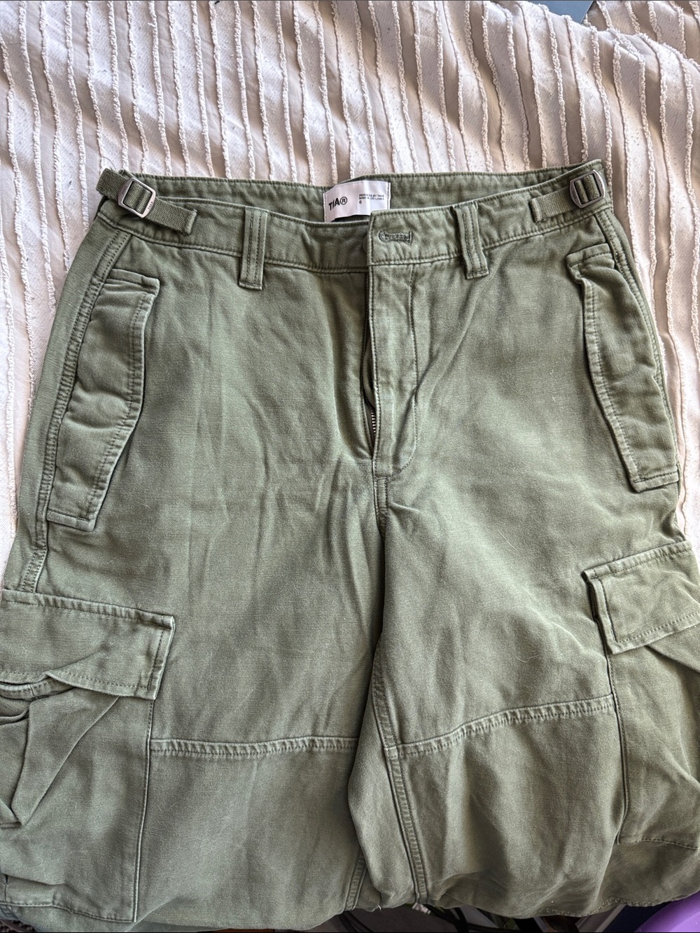 ARITZIA TNA strobe cargo pants